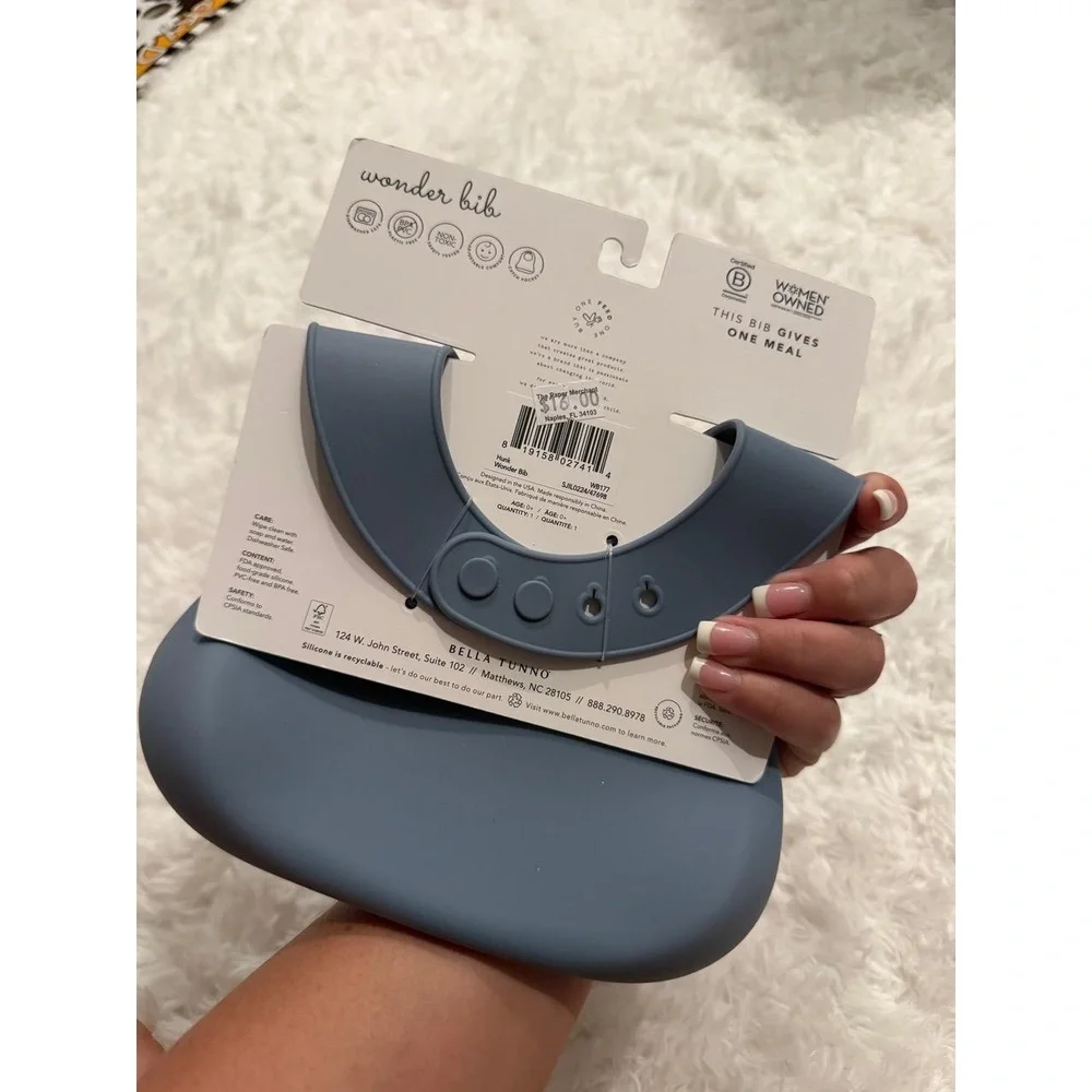Hunk Bella Tunno Baby Bib NWT - Picture 2 of 2